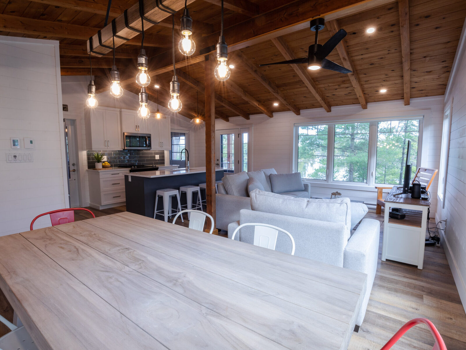 Hillside Lake Cottage, photo 5