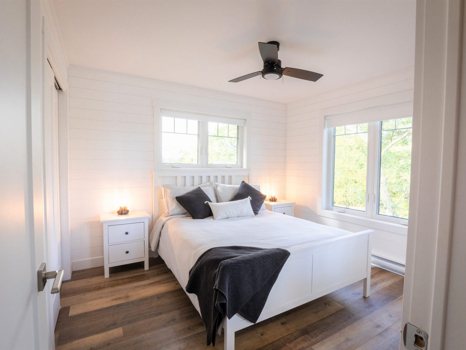 Hillside Lake Cottage, photo 6