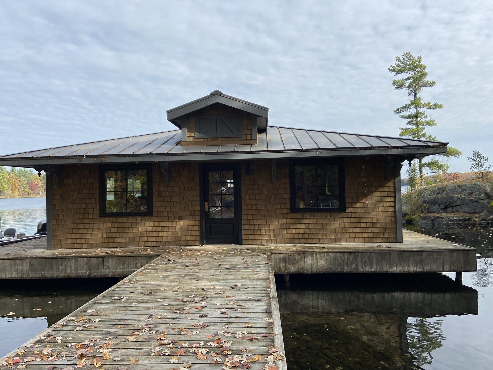 Lakefront Boathouse Garage, photo 6