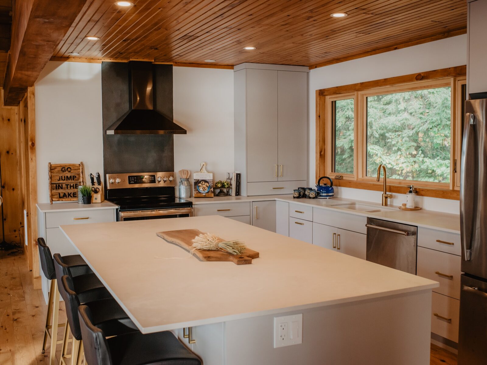Lakefront Cottage Renovation, photo 6