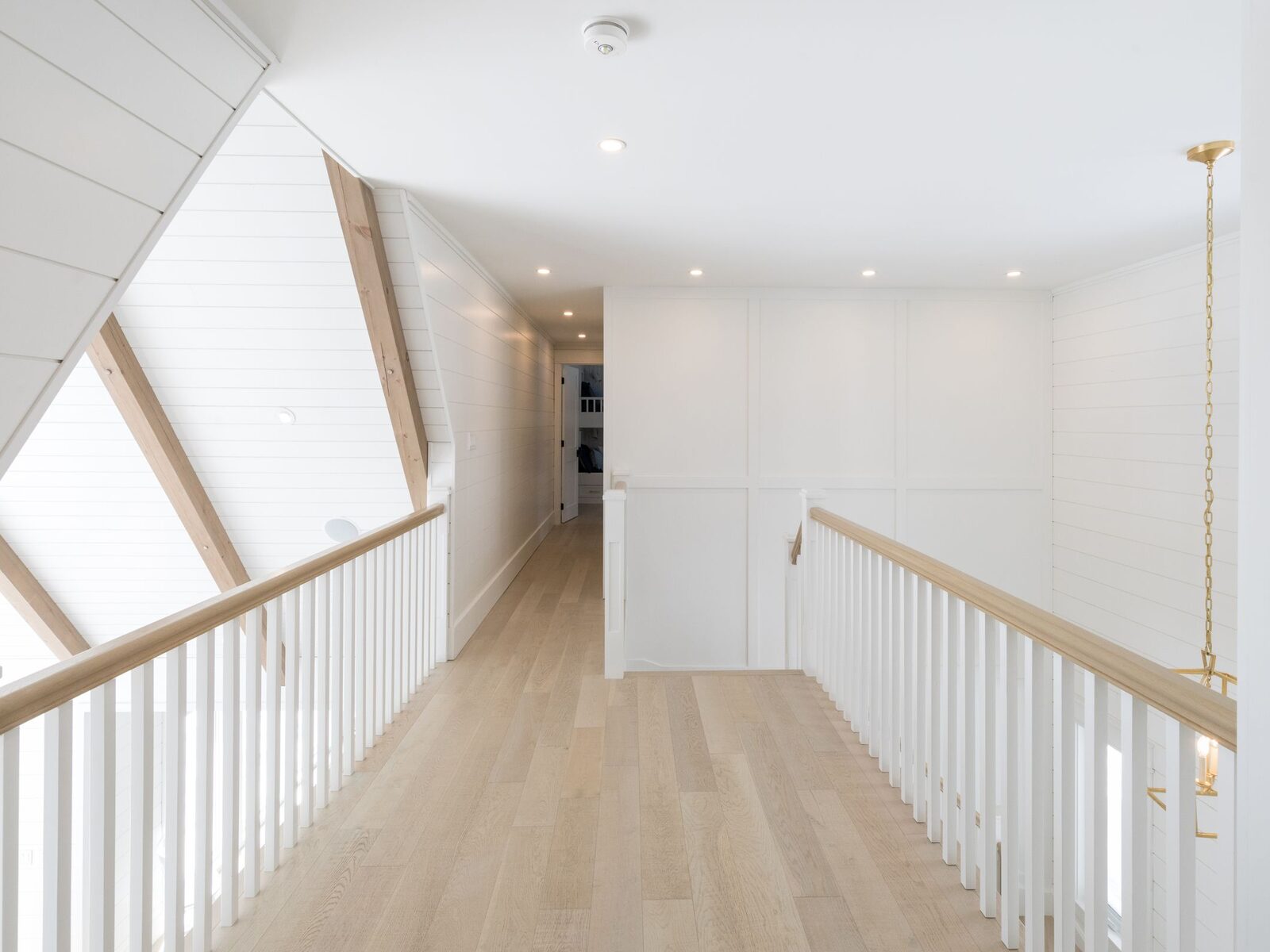 Lakefront Modern Cottage Retreat, photo 10