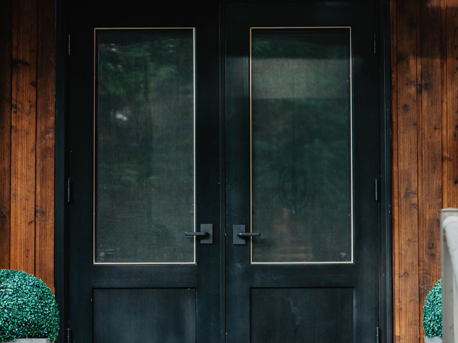 Lakefront Timber Cottage, photo 4