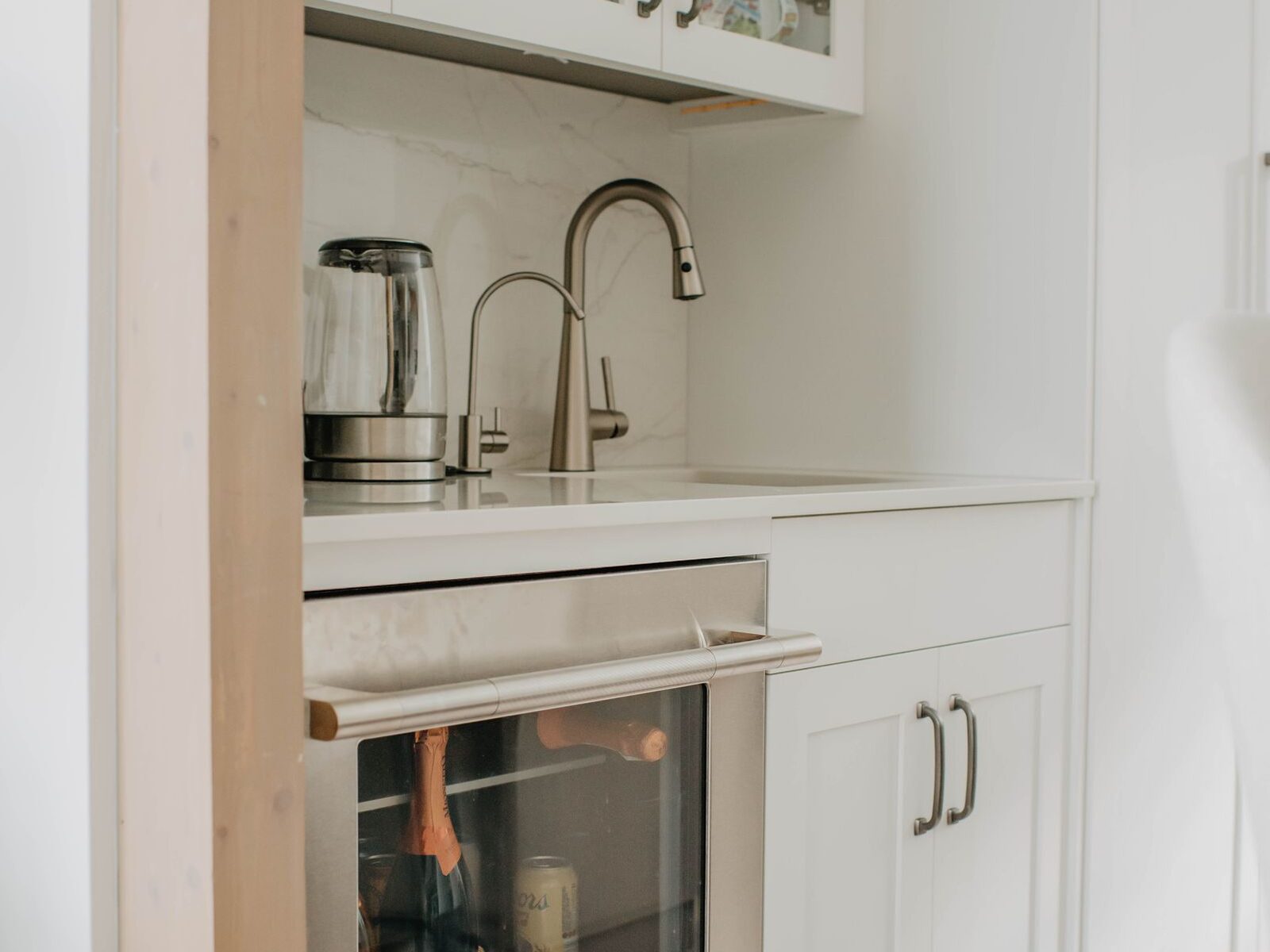 Lakefront Timber Cottage, photo 6
