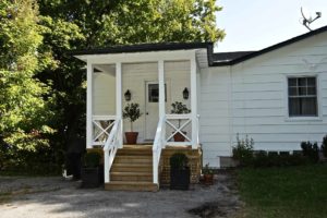 Catchacoma cottage renovation - covered porch