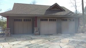 Buckhorn garage - driveway