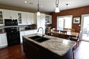 Custom Home Lakefield - Kitchen and Dining