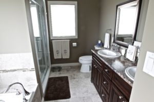 Custom Home Lakefield - Bathroom