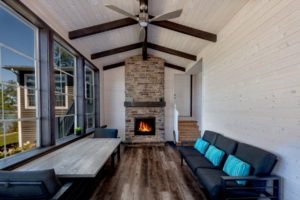 Sandy Lake Screened-In Porch (4)