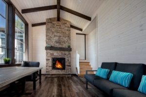 Sandy Lake Screened-In Porch (6)